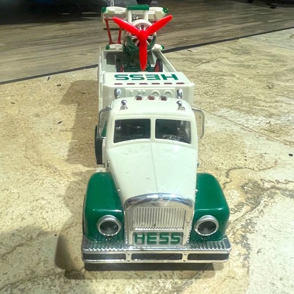 Hess truck with plane - Picture 3 of 4